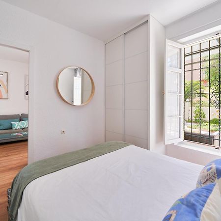 Villa Rosita Suites En Playa De La Malagueta Con Terraza 马拉加 外观 照片