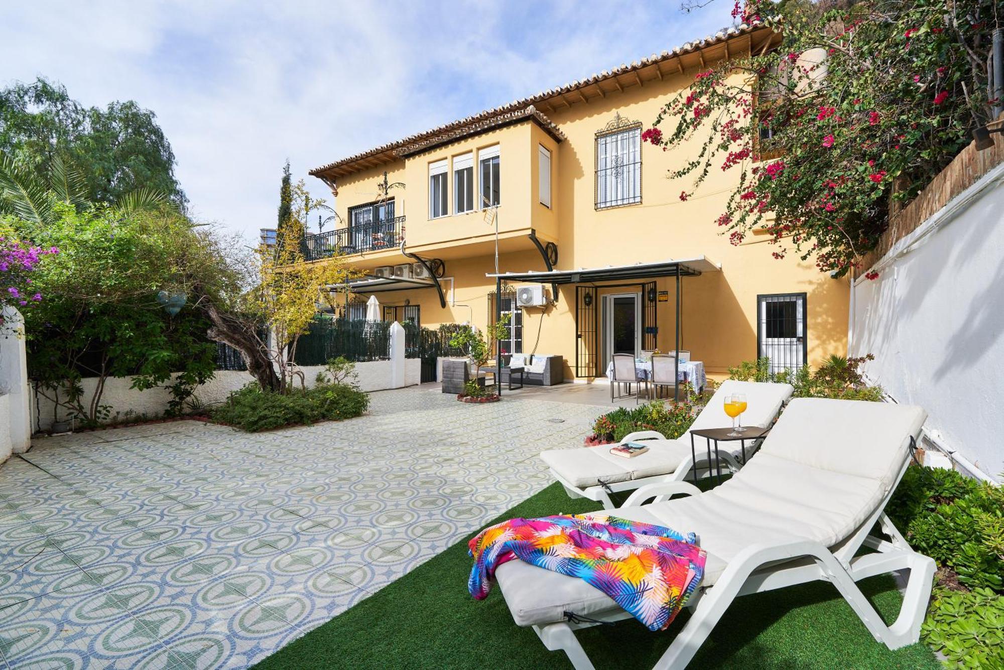 Villa Rosita Suites En Playa De La Malagueta Con Terraza 马拉加 外观 照片