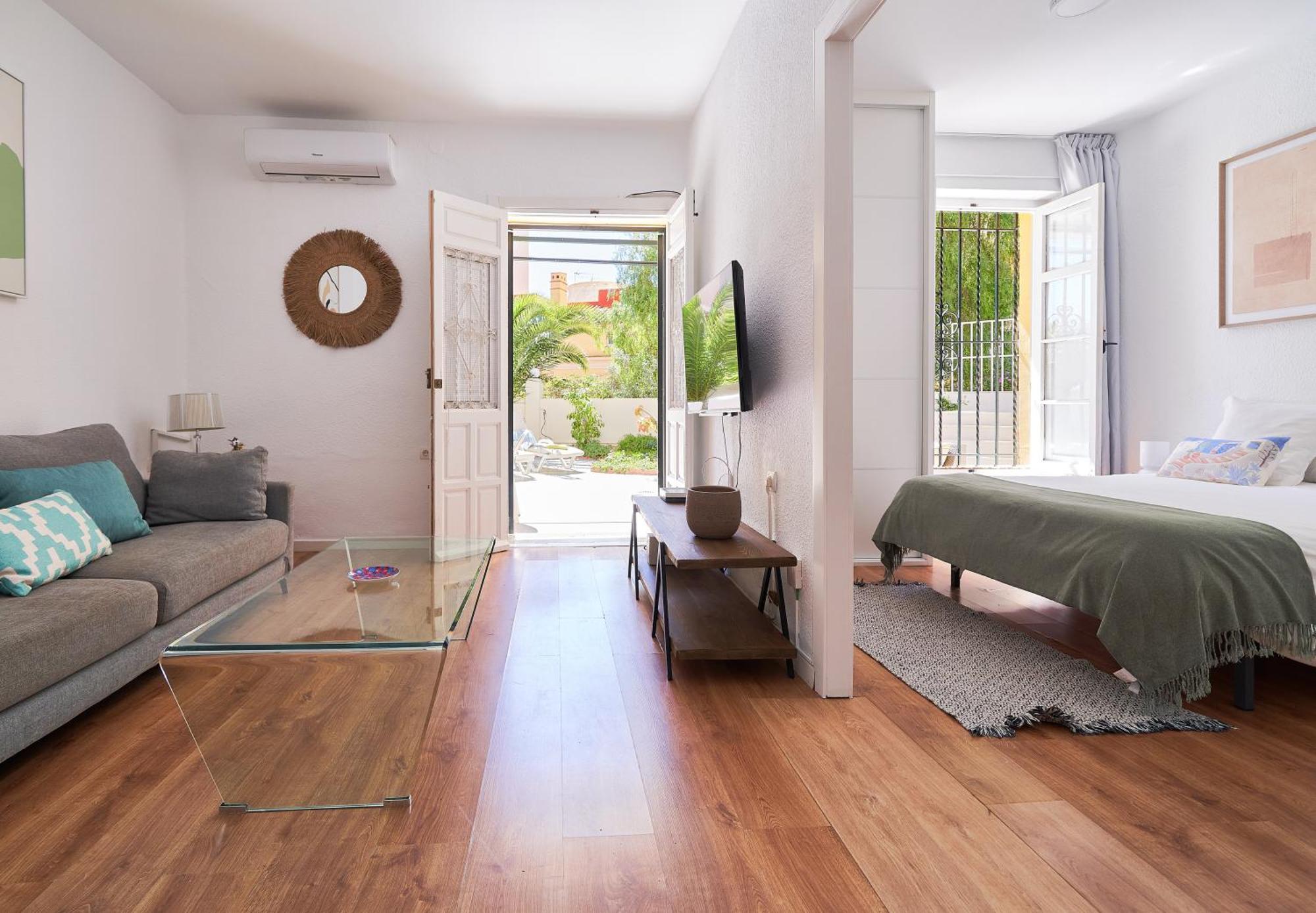 Villa Rosita Suites En Playa De La Malagueta Con Terraza 马拉加 外观 照片
