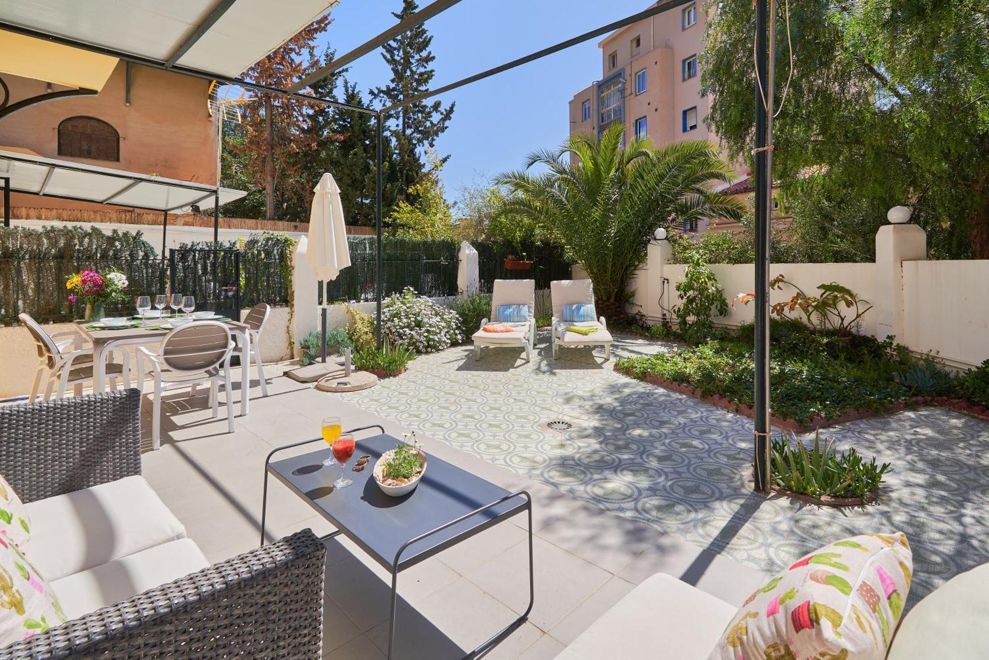 Villa Rosita Suites En Playa De La Malagueta Con Terraza 马拉加 外观 照片