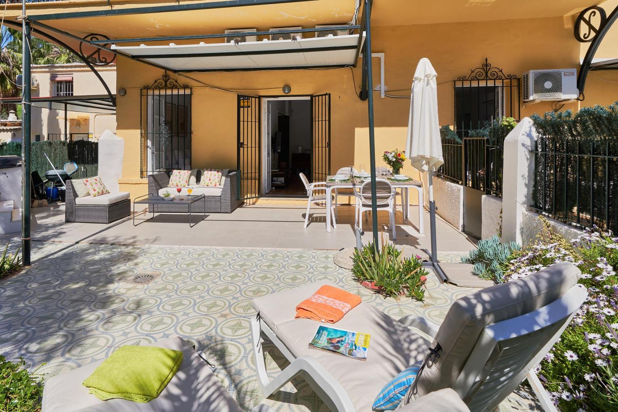 Villa Rosita Suites En Playa De La Malagueta Con Terraza 马拉加 外观 照片