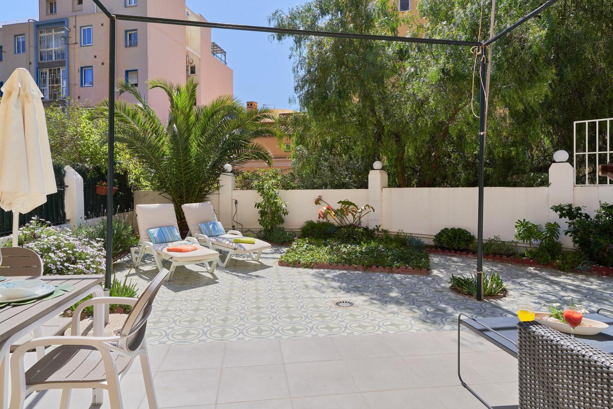 Villa Rosita Suites En Playa De La Malagueta Con Terraza 马拉加 外观 照片